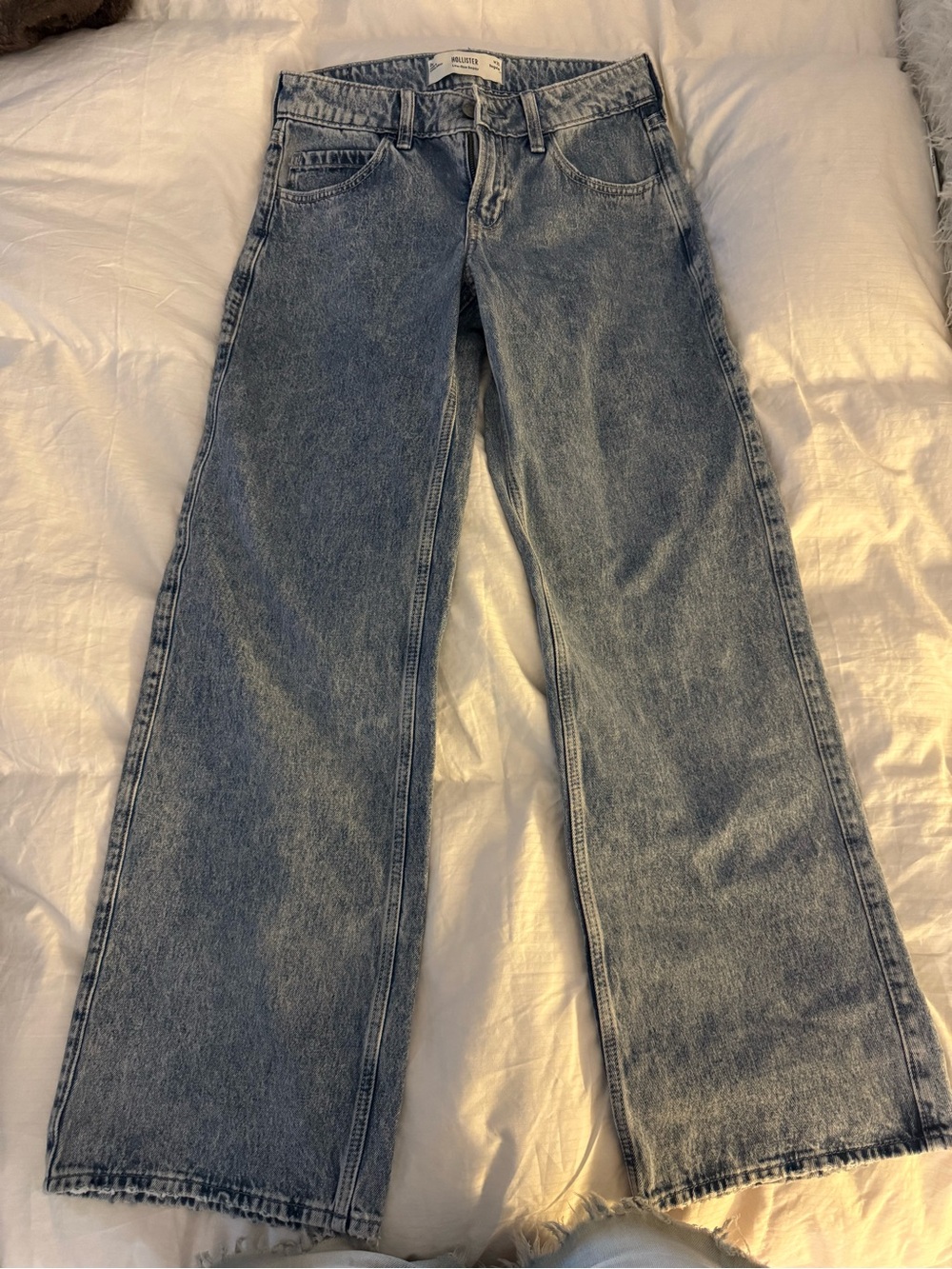 Hollister Women's Bootcut Jeans in Medium Blue Wash